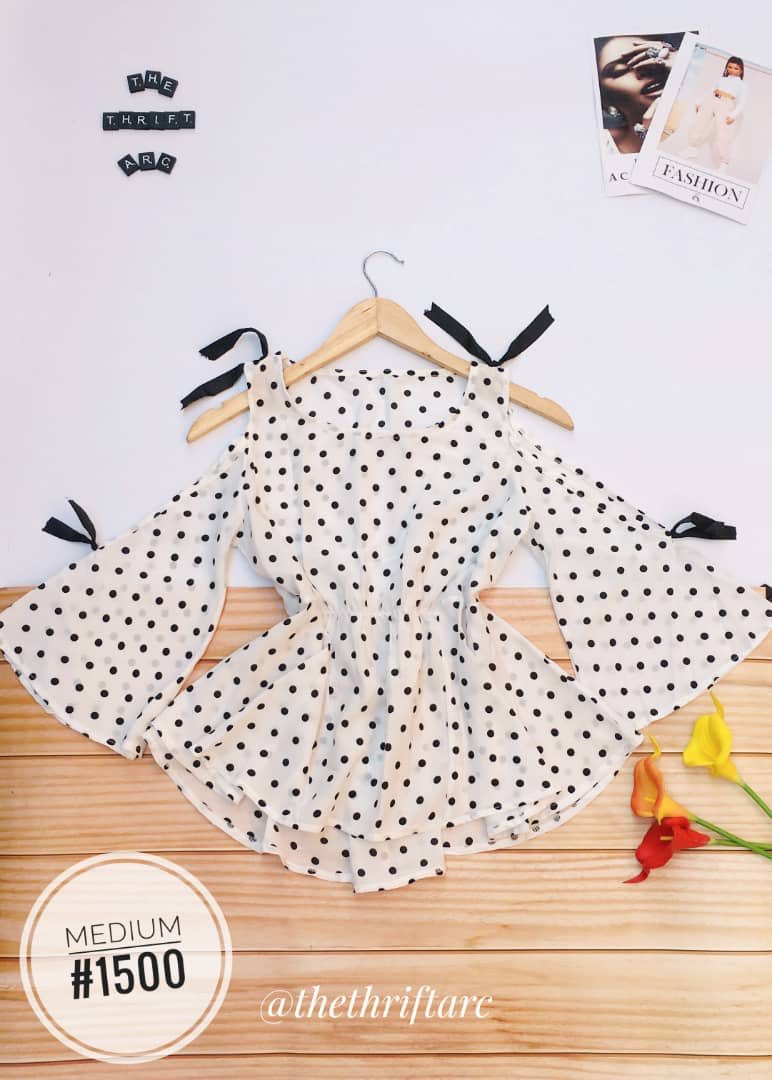 thethriftarc's tweet photo. I sell stylish brand new and pre-owned wears such as tops, gowns, skirts,shorts, play suits e.t.c at very affordable prices.

You can also visit my IG page- Thethriftarc 

Please patronize me and RT🥺🤲 https://t.co/lOEMKSicA2
