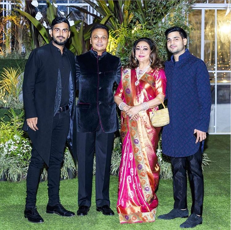 AnmolFans's tweet photo. Anmol at wedding
#anmolambani #anshulambani #anantambani #akashambani #ishaambani #reliance #reliancegroup #anilambani #tinaambani #mukeshambani #nitaambani #cousins #friends #family #business #life #togetherforever https://t.co/D97LXR99Wr