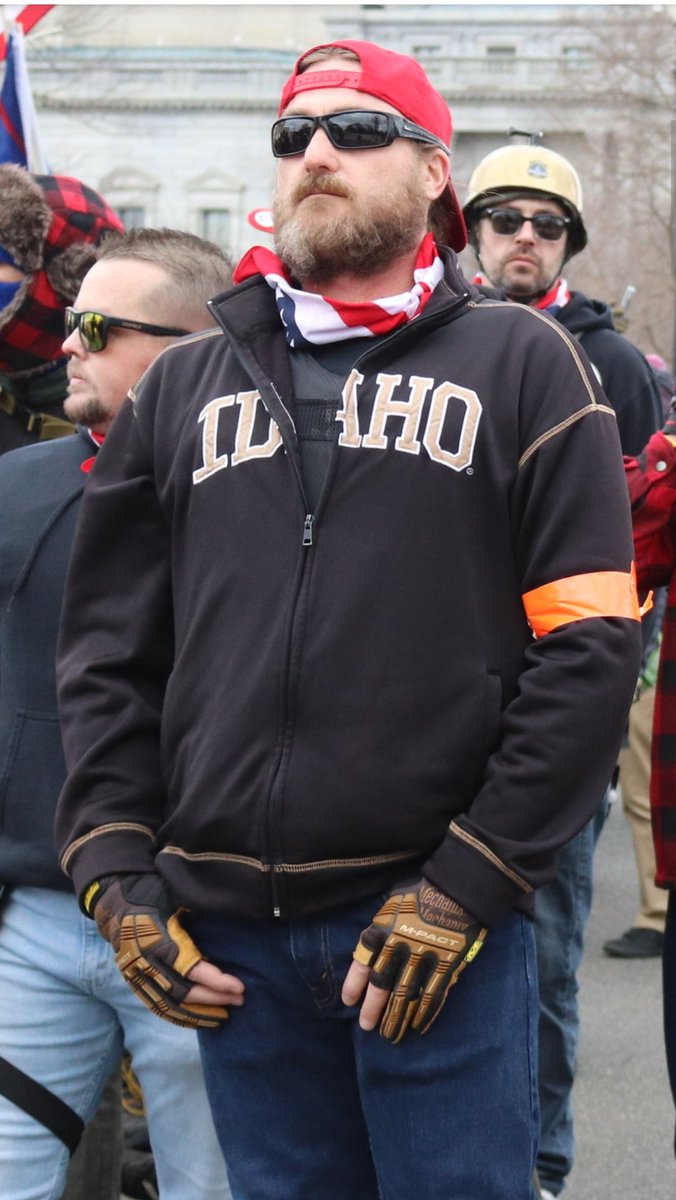  #Capon2See:  https://twitter.com/AFriendlyDad/status/1352868510368600064 #SeditionHunters #CapitolCapons #DoxxYourBoys