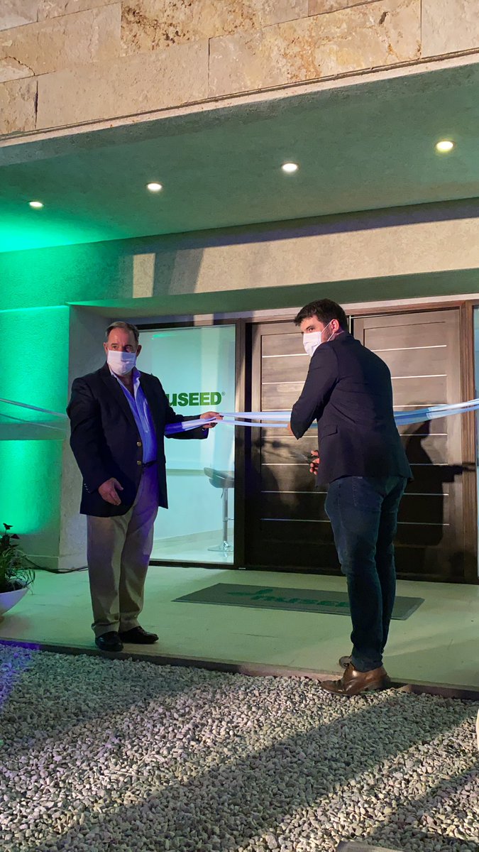 bea1911's tweet photo. Esta semana inauguramos la nueva planta de @NuseedSemillas en @VenadoTuertoGob. Un placer formar parte de este gran equipo de trabajo !!👏👏 https://t.co/AAbOdIFD7w