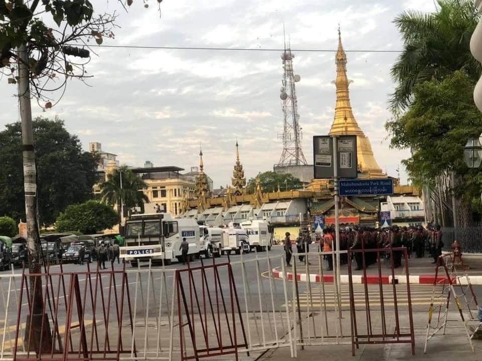 GIVE BACK DEMOCRACY ! 
What’s happening in Myanmar!
Soldiers  and polices are not protecting citizens,their guns are only pointing at citizens! Please be safe protesters 🙏

8.2.2021 

#WhatsHappeningInMyanmar 
#Feb8coup