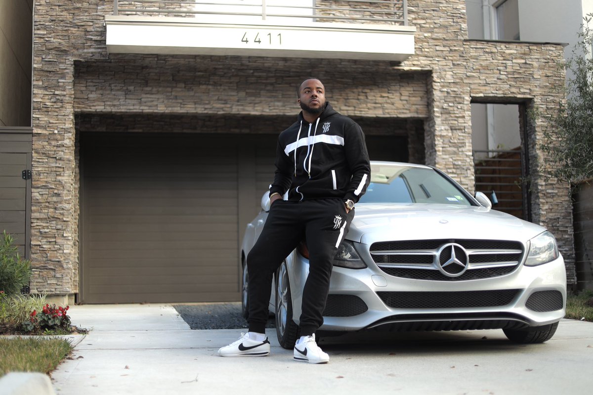 4kTheBrand's tweet photo. INTRODUCING THE 4K 3M 
“BLACK ICE 💎” TRACKSUIT

Available now on the new https://t.co/WMqY0sOQRE 

Shop Now. https://t.co/tEp2Pb5uoe