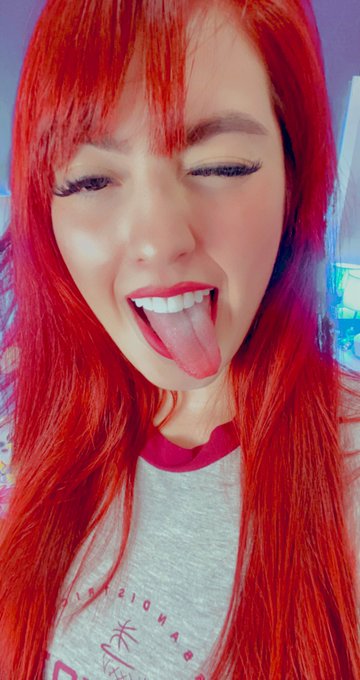 I miss you guys 😚🥰 https://t.co/xXWcIspU39