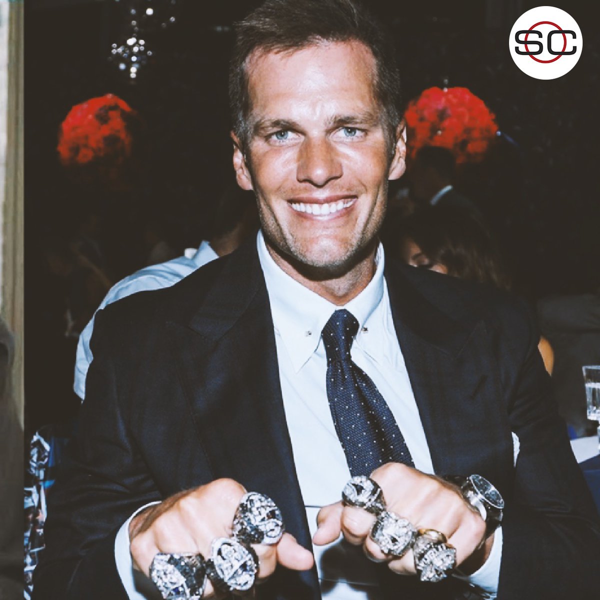 SportsCenter_nt's tweet photo. 🔝 Agreguen un anillo más a esas manos 

👏 ¡TOM BRADY CONQUISTA SU SÉPTIMO #SUPERBOWL! 

💍 2001
💍 2003
💍 2004
💍 2014
💍 2016
💍 2018
💍 2021

🐐🐐🐐🐐🐐🐐🐐

#SBxESPN https://t.co/o3y2fOkiwI