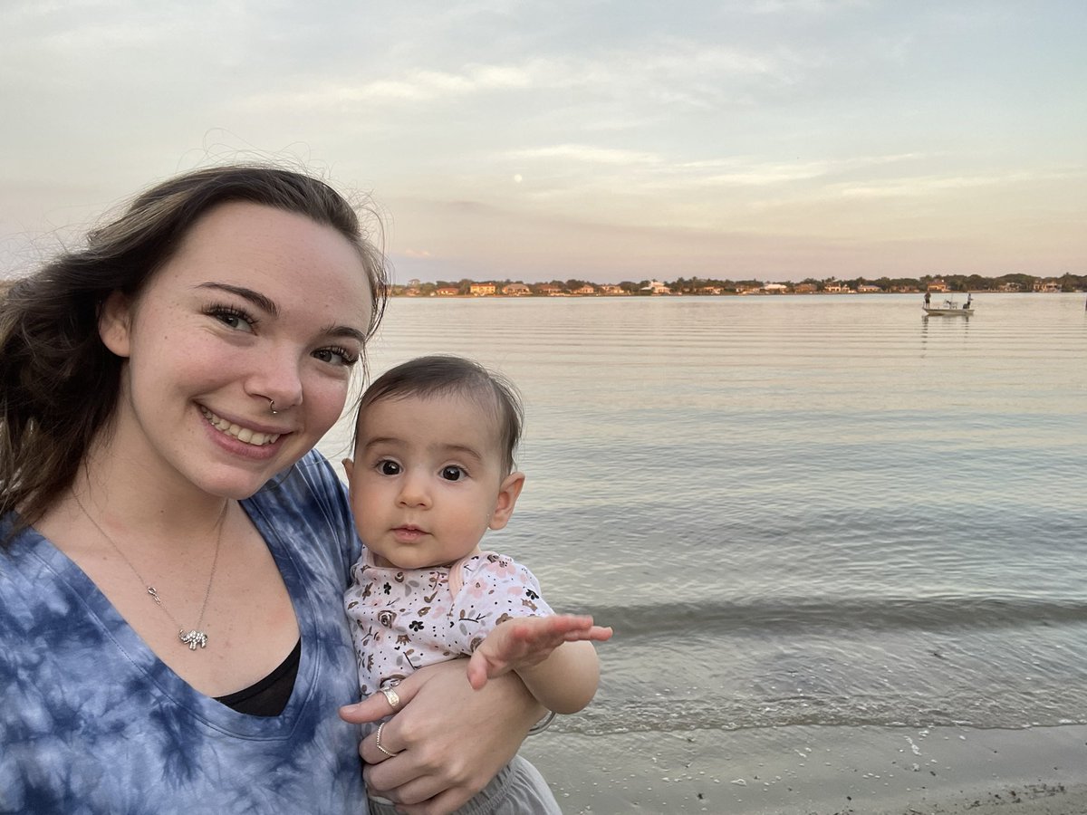 emmmmmG's tweet photo. florida livin w the baby bean☀️ https://t.co/rOzLg4XQnW