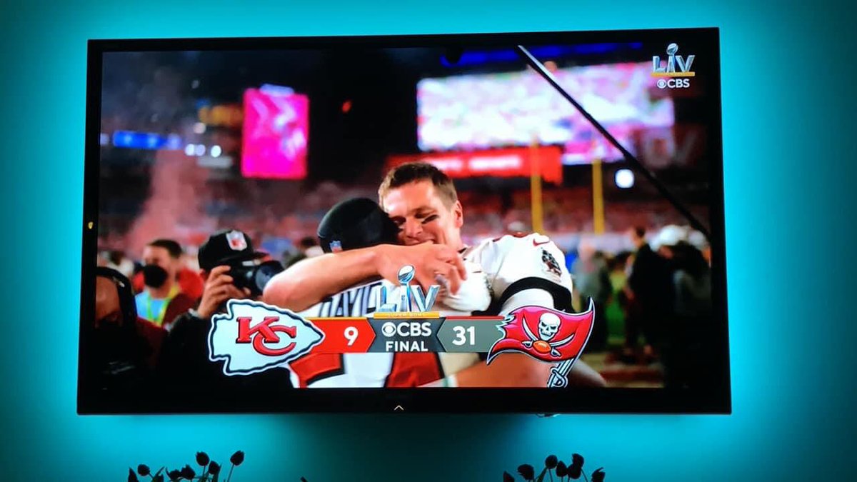 Canon1DM4's tweet photo. The Bucs Win !!!! Wow !!! https://t.co/FgfrM634Bm