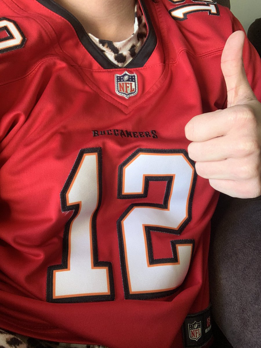 KallyMay09's tweet photo. Just sleeping in something call #victory tonight!!! Way to go @TomBrady !!! 🏆🏆🏆🏆🏆🏆🏆❤️ https://t.co/T5gHek866r