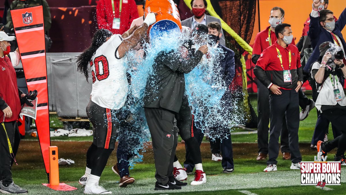 Sportsnet's tweet photo. 🗣️ THE GATORADE WAS BLUE!

#SBLV | #GoBucs | 📸: @Buccaneers https://t.co/tdPllMpUqu