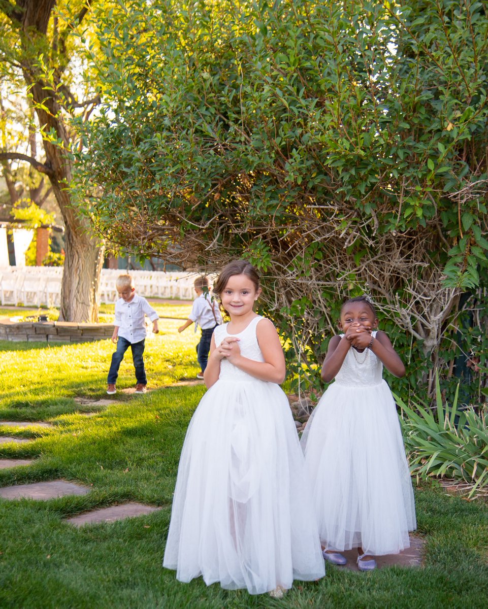 The CUTEST entourage a girl can have! 

Photo Credit: @alldigitalphotoandvideo

#LionsgateCenter
#StessLessLoveMore