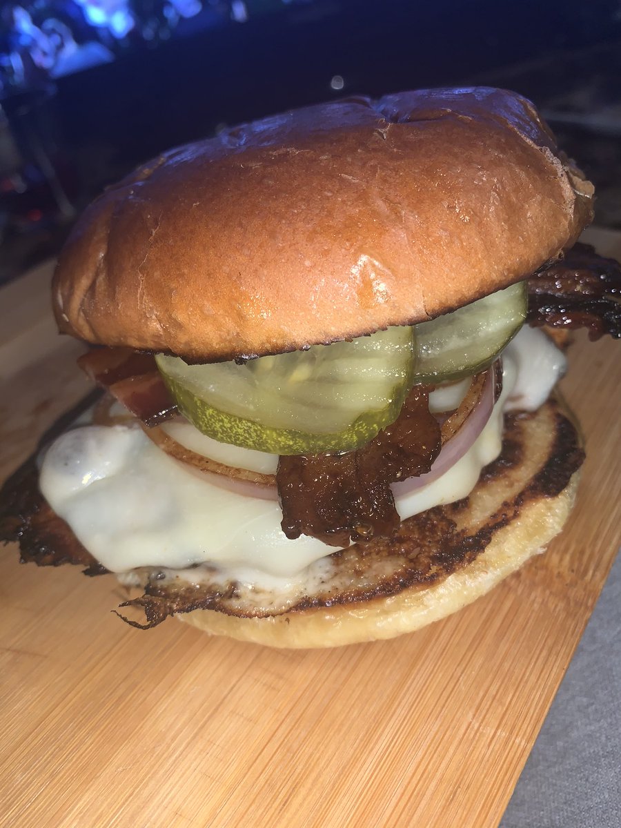 sack216's tweet photo. Brioche, candied bacon, Monterey, red onion and chicken with my house seasoning #menuitems https://t.co/XAxuKmnqNt