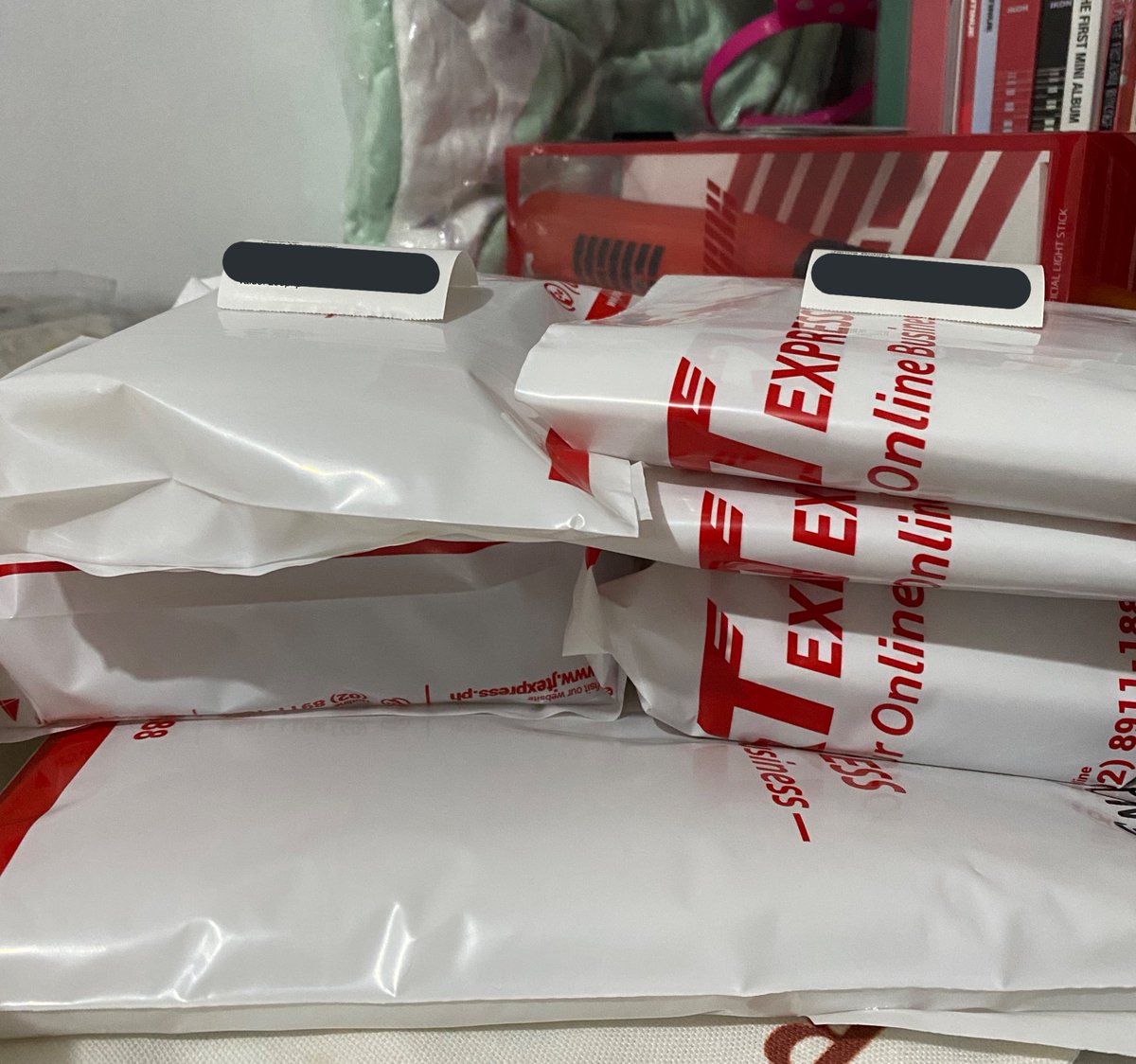 mochipieph's tweet photo. Will ship parcels today! Thank you so much! 🥺❤️

Also, I might be unresponsive until tomorrow because I’ll be having my return demo later and exams tomorrow but tracking numbers will be sent during my study break! https://t.co/eZ5u3VCEIU