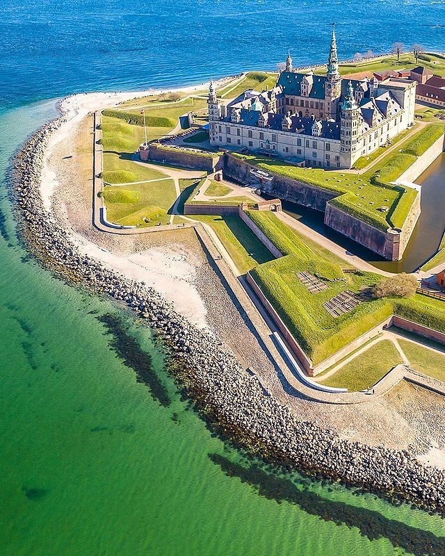 TouristEpic's tweet photo. Kronborg Castle, Denmark🇩🇰

#kronborgcastle #denmark #travel #epictouristspots #kronborgslot #kronborgphotography  #denmarknature #explore #denmarkdiaries #denmarktrip #denmarklove #denmarktravel #travelling #denmarklife #castle #travelcouples #travelpictures #travelinfluencer https://t.co/gJw9Udp5mp