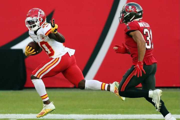 PFF's tweet photo. how it started            how it's going https://t.co/C9PLZ8EOau