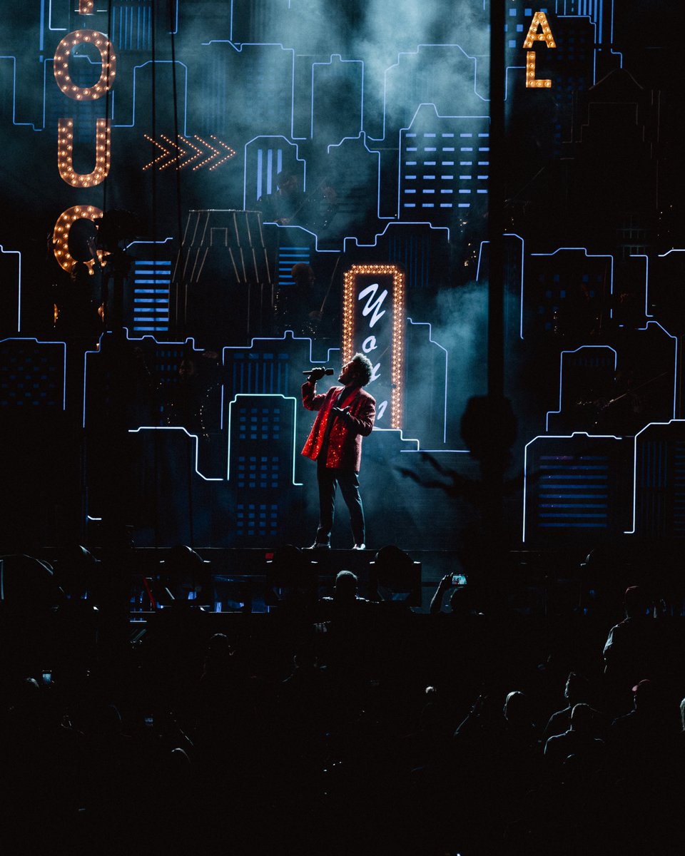 Bryndon's tweet photo. Weeknd 📸  #blindinglights https://t.co/mOORW0Yw4Z