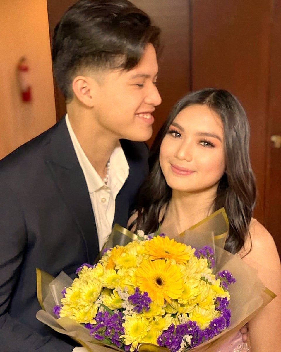 itsecharrii's tweet image. [exactly a year ago] — "I know for myself I will always do whatever I can to see that smile on your face... as time allows." #FirstProm 🥺♡