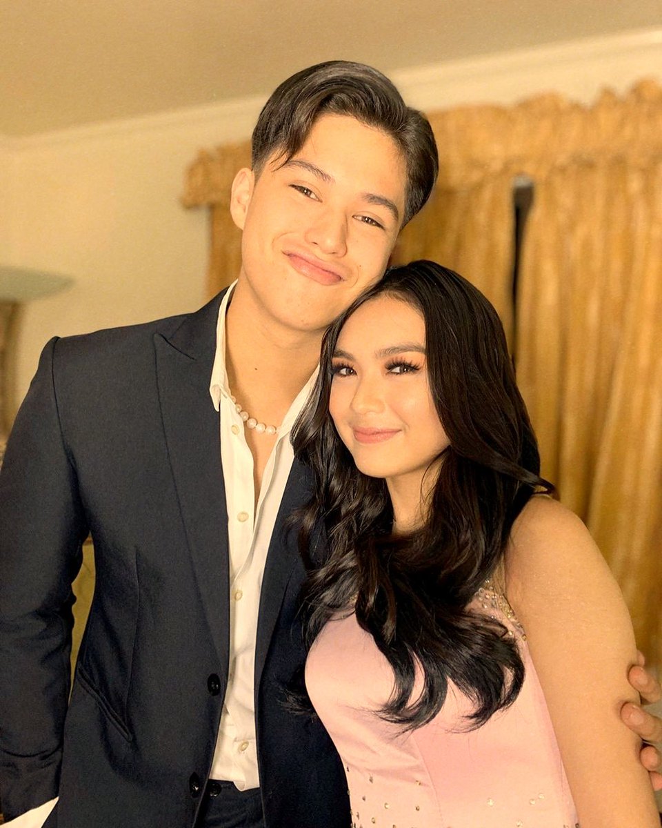 itsecharrii's tweet image. [exactly a year ago] — "I know for myself I will always do whatever I can to see that smile on your face... as time allows." #FirstProm 🥺♡