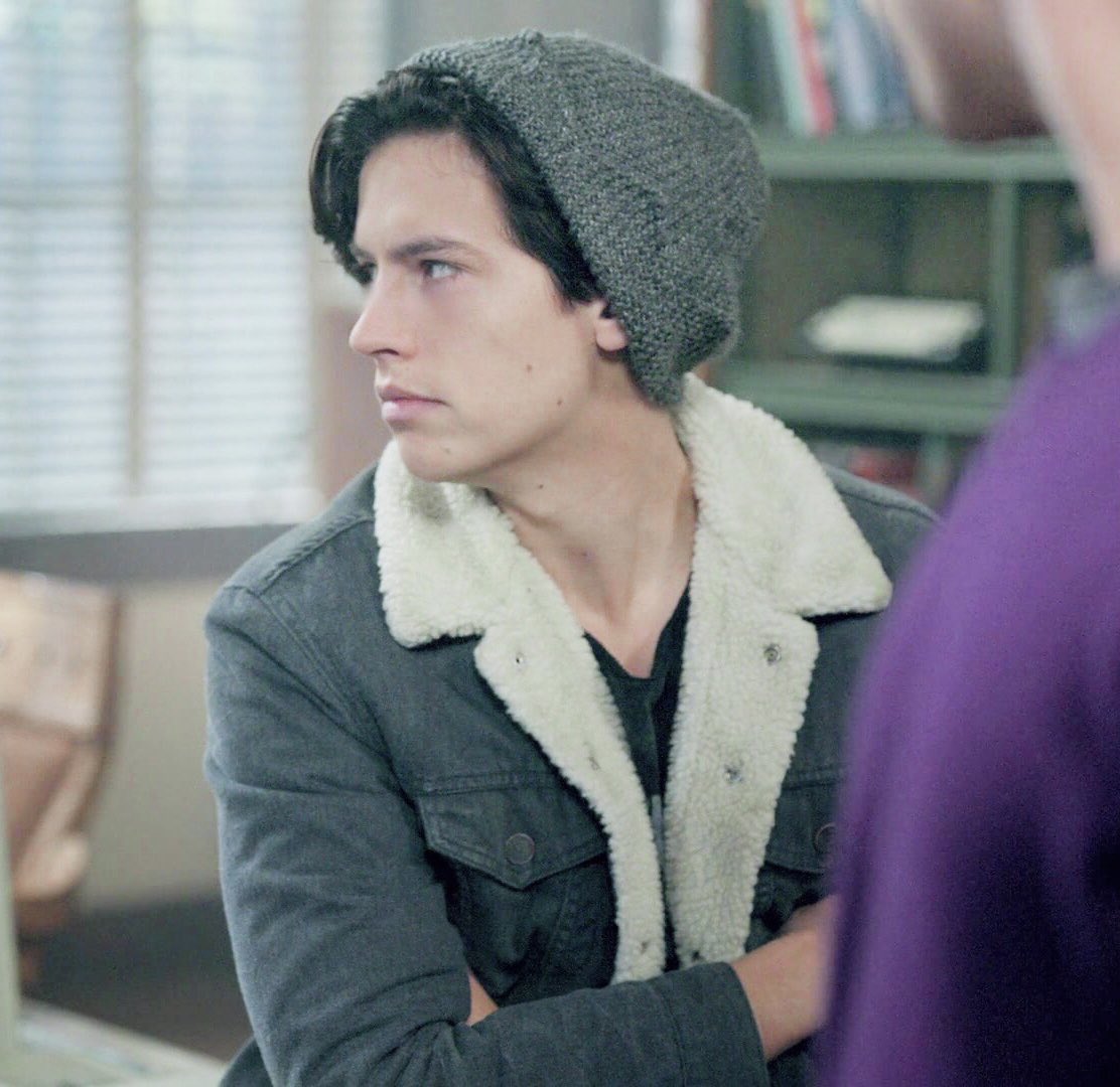 [1x05]
“It’s not a “date” date.”
“You just called it a date.”