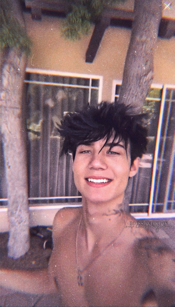 jaopoetts's tweet image. happy birthday jaden!
 thanks for being the most amazing person ,you saved me and have saved me every day, i will always be by your side I love you and I am very proud of you ,  you will conquer the world enjoy your day a lot, I love you 🖤🖤🖤🖤#happybirthdayjxdn
@jadenhossler