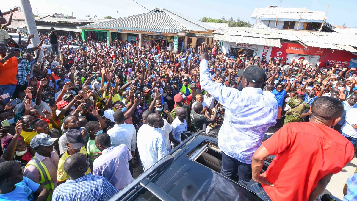 A look at Ruto's promise of KSh100 million per year to 'hustlers' in every constituency. What are your thoughts? #TheSituationRoom .@EricLatiff .@ctmuga .@nduokoh .@ktnhome_ 📞0719012600 SMS: 40127 📸: .@WilliamsRuto