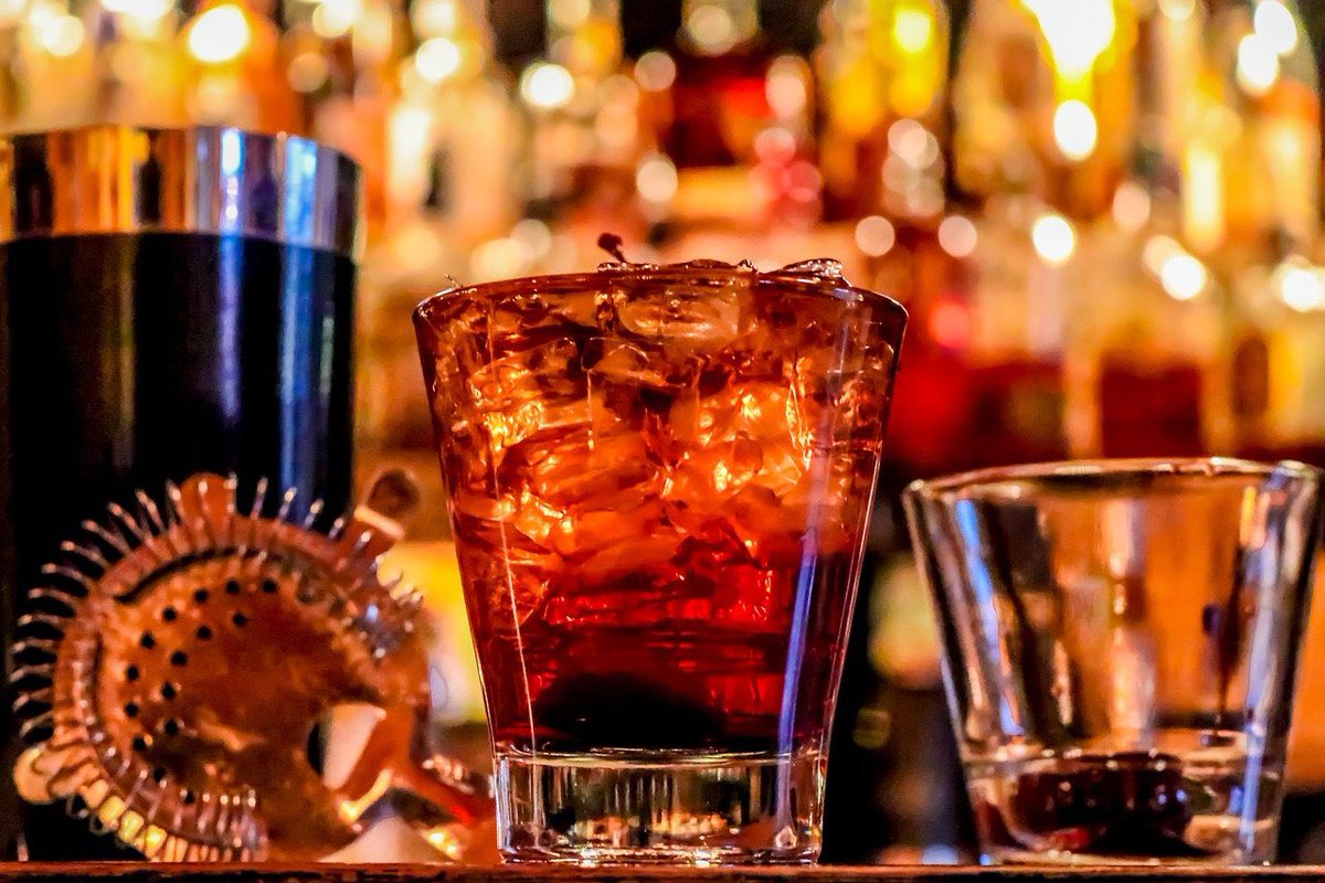 mika_thuy's tweet photo. Tại sao bạn không uống whisky từ từ trong năm nay?  Uống rượu sake tự làm "1, 2, 3" không tốt cho sức khỏe của bạn.  Rượu whisky uống từ từ rất tốt cho sức khỏe. https://t.co/AtOPm9Swcz