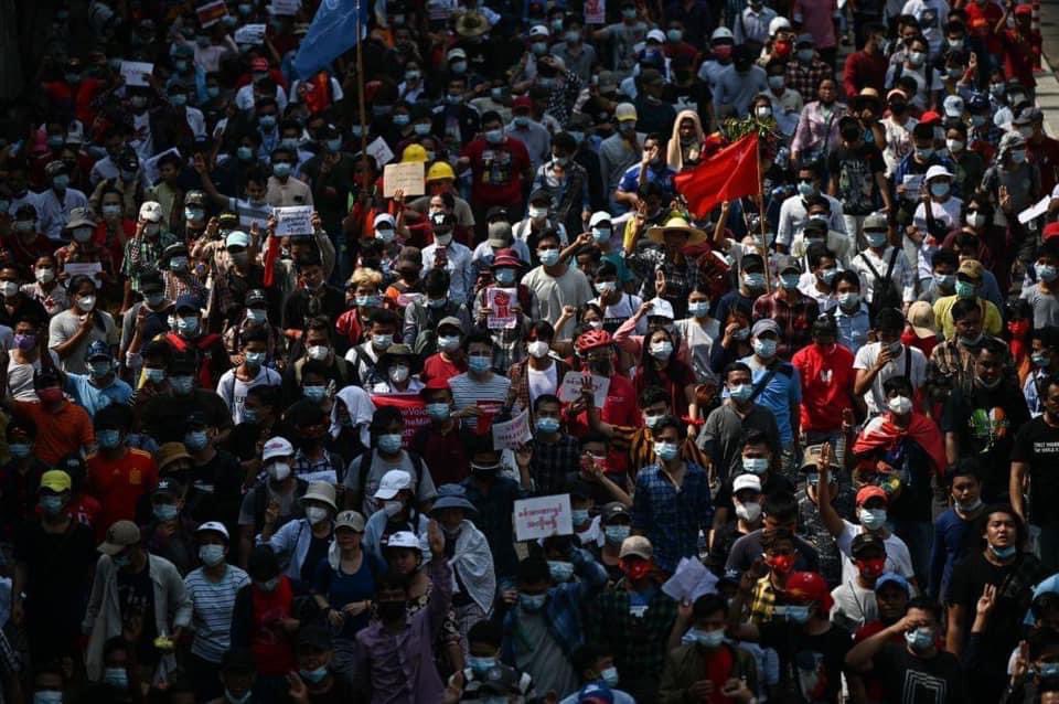 PhomeShein's tweet photo. This is for international community 
Dear World,

Myanmar has gone dark.   
#savemyanamar 
#rejectmilitarycoupmyanmar
#HearTheVoiceOfMyanmar. https://t.co/ni3ySMaR2D