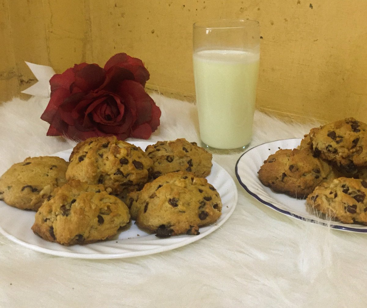 BabyBears_Ben's tweet photo. Baked some chocolate chips walnut cookies for you 

kuya @andrewdepano 
Muffins gonna change our love for #AndrewDeParty 😁😁🤗🥳 https://t.co/ZvS6N4MIPx