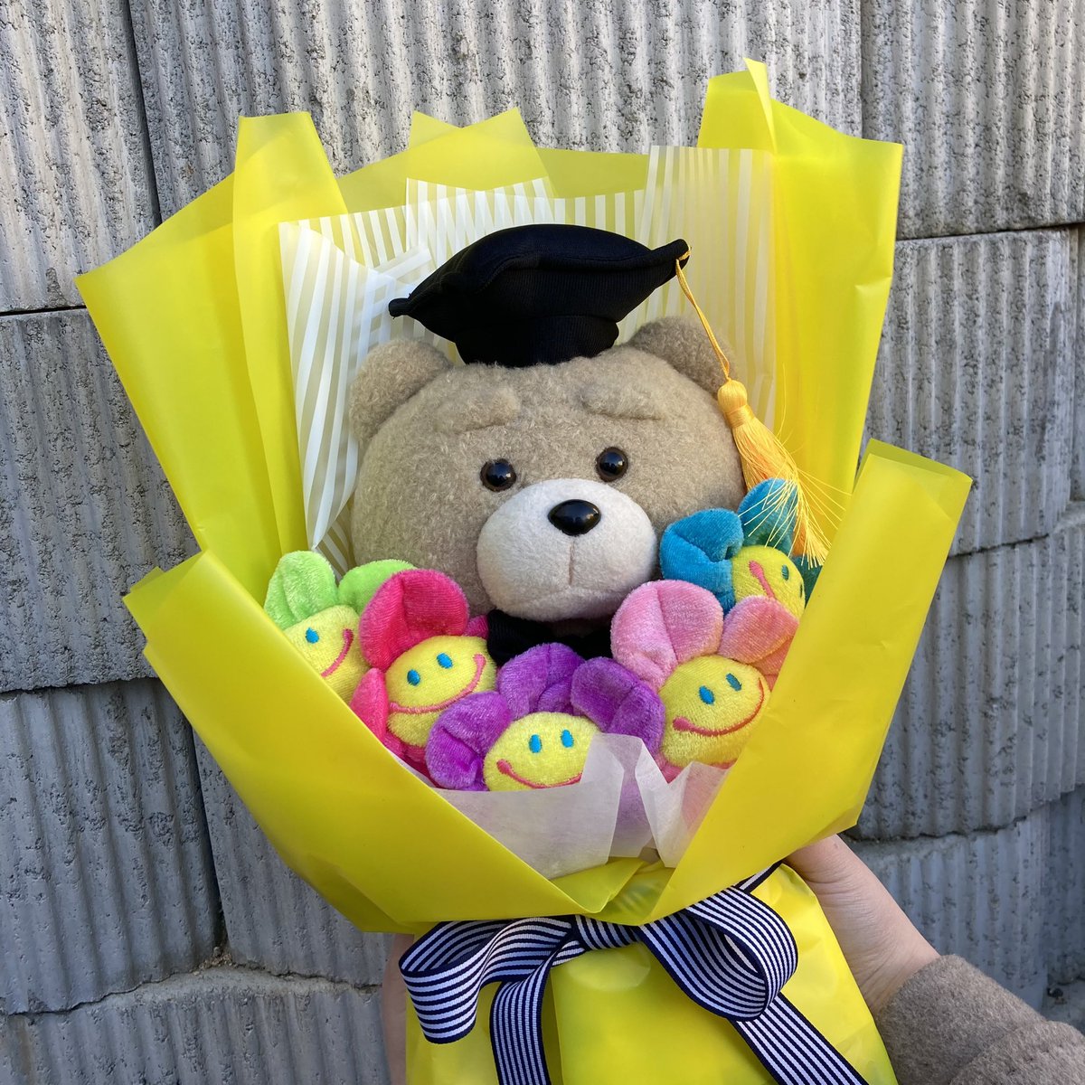 yooS2ho's tweet photo. 선호랑 너무 잘 어울려서 뿌듯하다🧸💛
졸업 축하해 선호야💖 https://t.co/cuKgs0x4ex