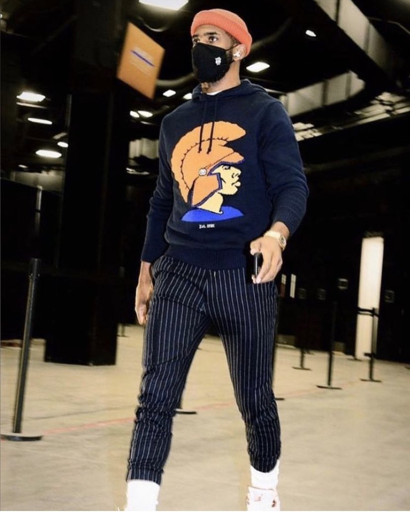 Chris Paul spotted repping <a href="/VSU_1882/">Virginia State University</a>! 🟠🔵
