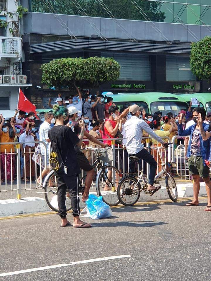 GIVE BACK DEMOCRACY 
While we are protesting, we also clean up the trashes on the streets. We are voicing out to get our democracy back peacefully.
GIVE BACK DEMOCRACY
#Feb8Coup
#WhatsHappeningInMyanmar