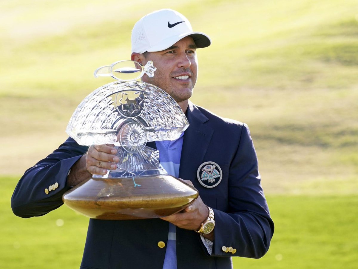 Chip in eagle helps Brooks Koepka rally to win at TPC Scottsdale PGA