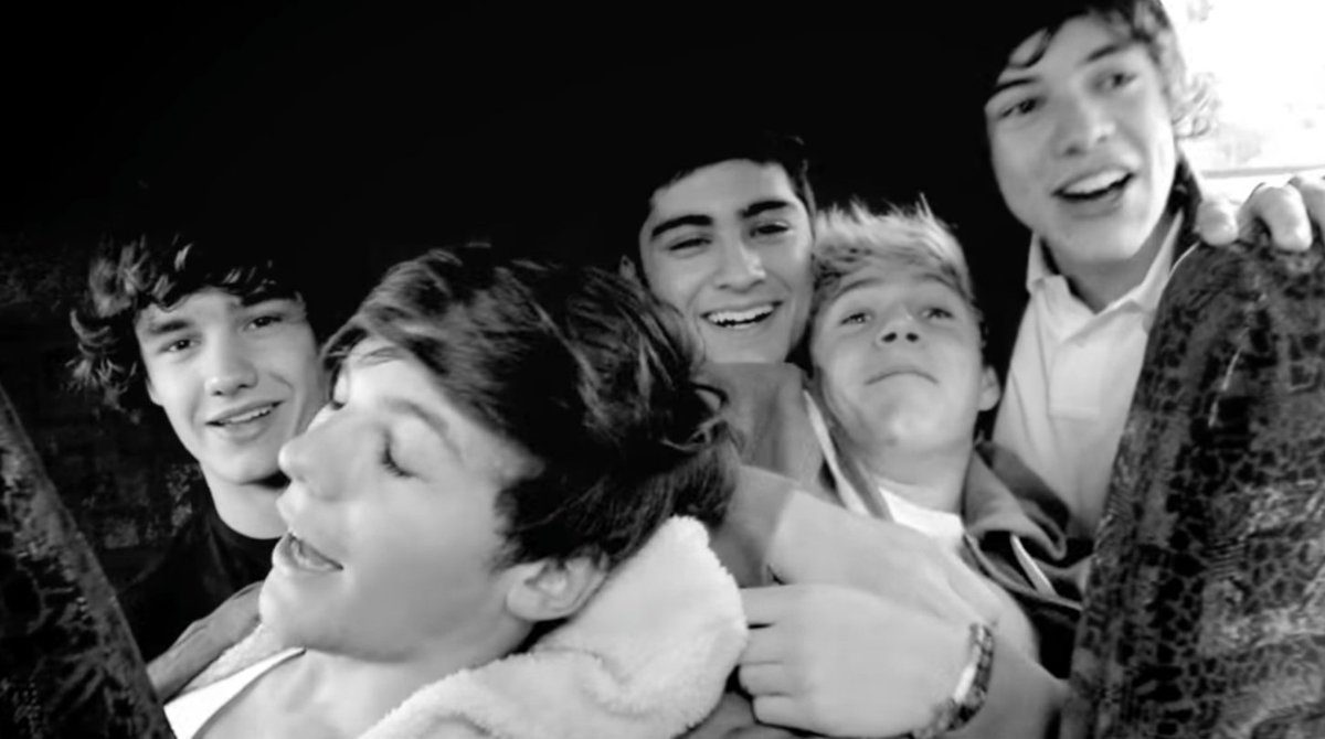 Zayn Never Left The Boys. The boys never stopped loving Zayn.a thread of events since Since Feb 2015 til now. by  @LT18HS16 & me.