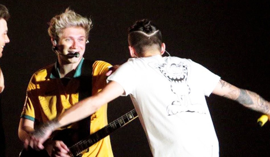 February 2015OTRA Australia and Zayn wearing a very peculiar shirt ( extra bonus notice their faces...THAT'S BROS LOVE BITCH).