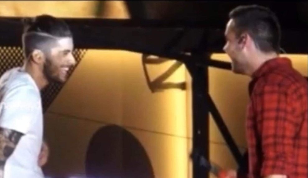 February 2015OTRA Australia and Zayn wearing a very peculiar shirt ( extra bonus notice their faces...THAT'S BROS LOVE BITCH).