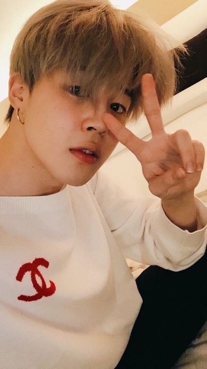 imagine traveling with jikook 