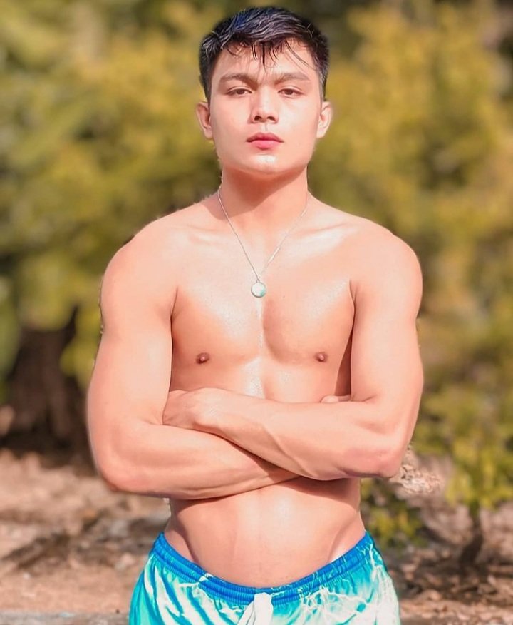 MakisigPinoy's tweet photo. 👉👉👉 IG: johnreycauilan
.
.
.
@MakisigPinoy #johnreycauilan #pinoymakisig #hotpinoy #pinoysexiest #fitness #fitnessmodels #fitnessmotivation #sexypinoy #fitspiration #pinoybae 
#pinoyfitness #pinoygram #asianboy #hotasian #hunk #pinoyhunks https://t.co/1O5JjSvGcO