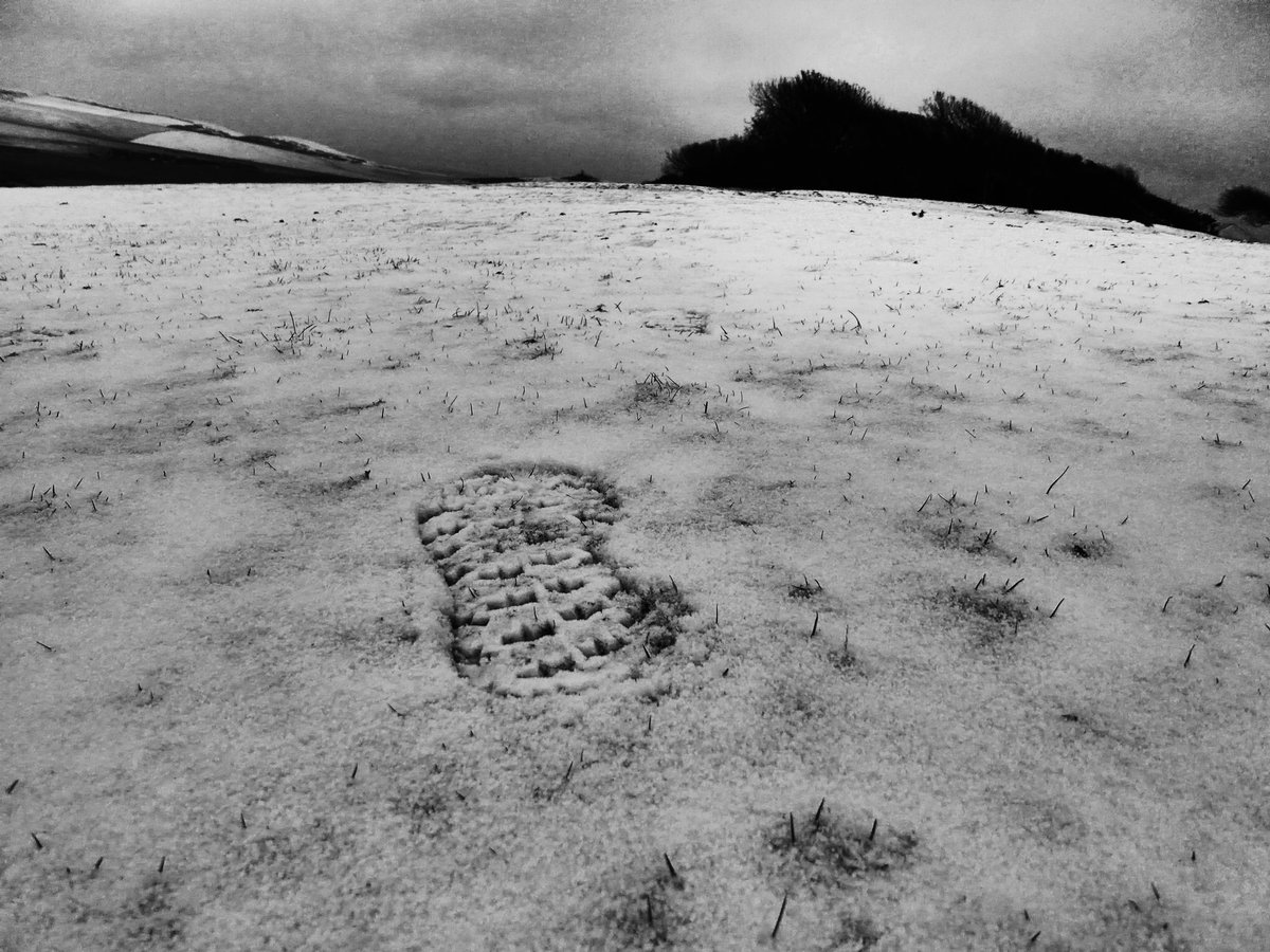 TTherapies's tweet photo. #motivationtorun? This!! ❄🙏👣
@sdnpa #SDW #NaturesArt #Snowuk #snow #eastbourne #RunHappy @UKRunChat https://t.co/KxX2wdxUo8