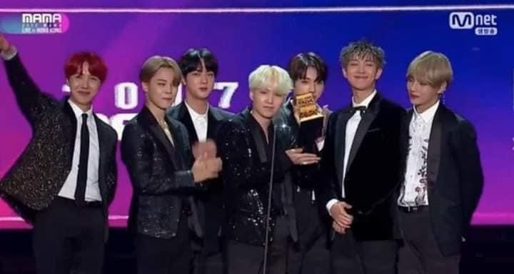 BUT IT'S NOT YET THE END OF THEIR ACHIEVEMENTS, UNTIL THEY WON DAESANG IN 4 CONSECUTIVE YEARS FROM 2017