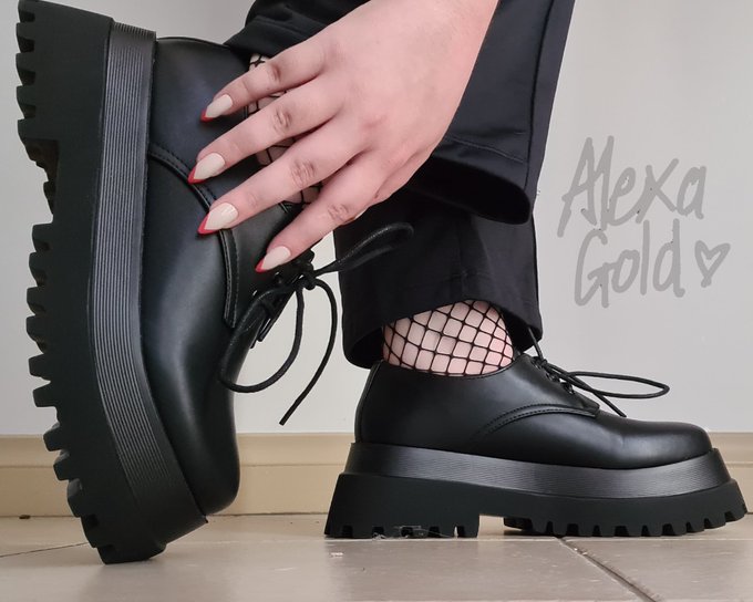 Got some stompers https://t.co/84PaHFyEwk