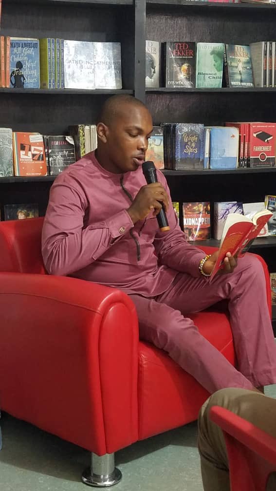 IgniteAfricaLF's tweet photo. Last Saturday, we had the #bookversations with @J_Chiemeke moderated by @aaramonu. Thanks to everyone that came around and tuned in on Zoom. #dreamingofwaystounderstandyou #bookreview https://t.co/iEazsDub3G