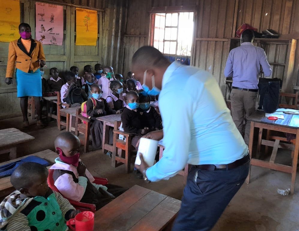 avsi_kenya's tweet photo. One of the objectives of the OEN project (Orphan and Vulnerable Children Empowerment Network) is to improve knowledge among children and their families on health issues, food security and nutrition. #OVC #Healthcare #FoodSecurity #Nutrition #ProtectionHumanRights https://t.co/dU3THDwUaW