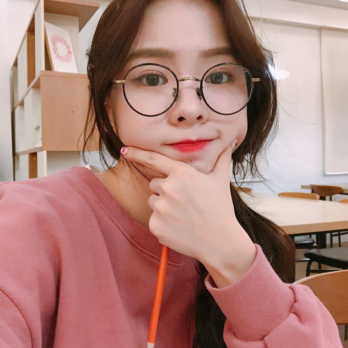 𝐇𝐕. O L A F gιѕвєя รђ tweet media