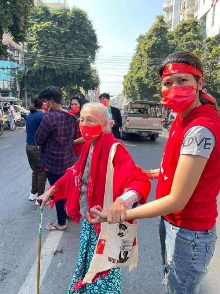 Wow. This is Myanmar. I've been told this grandmother is in her 90s and was out in the street protesting over the weekend. Brave, resilient, wise. We see you! 
#HearTheVoiceOfMyammar 
#Myanmarprotests 
#WhatIsHappeningInMyanmar 
#Myanmar 
#myanmarmilitarycoup