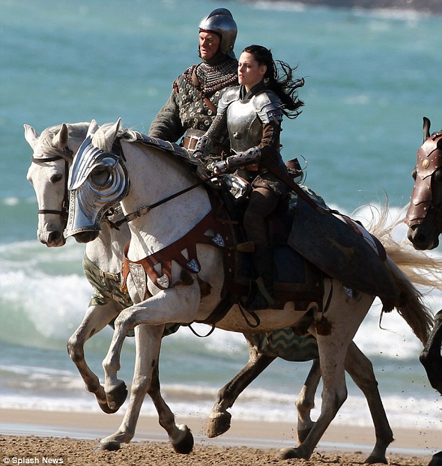 14. Kristen Stewart dans Blanche-Neige et le Chasseur.