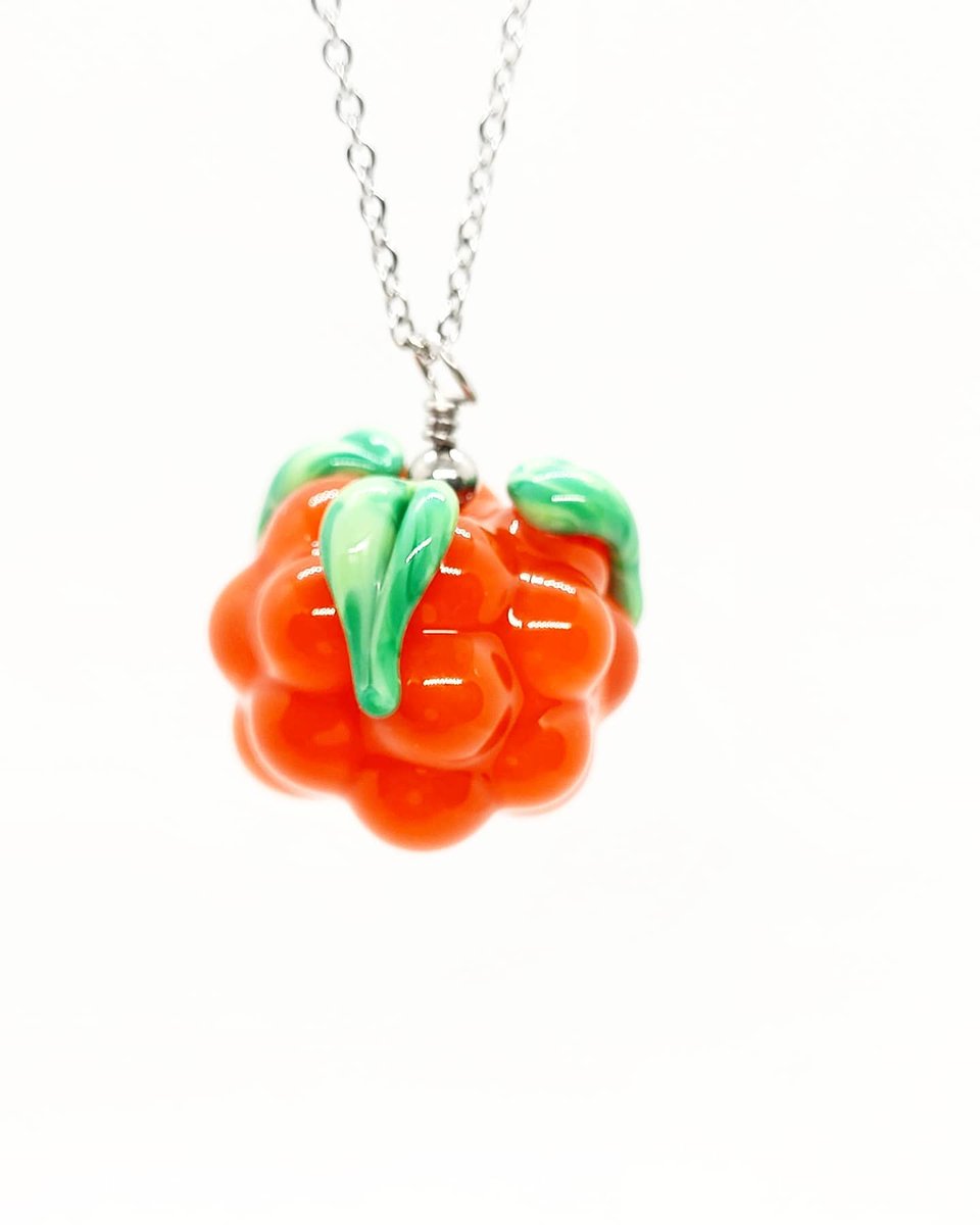 BeadsNl's tweet photo. Made some more bakeapple pendants. Now available on my Etsy shop 
#glassartist #etsystore #bakeapple https://t.co/7dAdMIetLi
