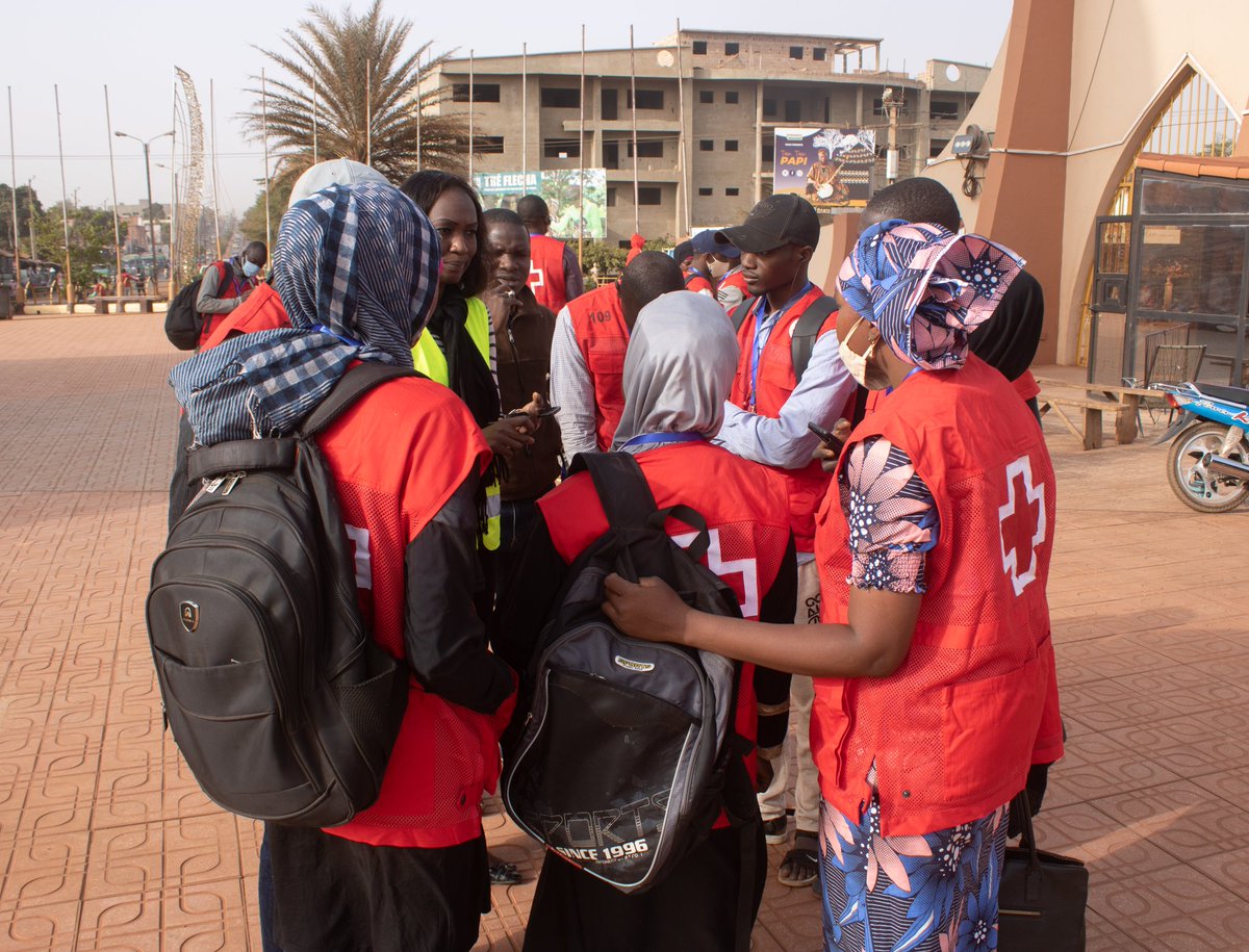 |#OCA_Bamako FieldMapping |
 Suite logique des sessions de formation sur #ODK, les 50 enquêteurs ont été repartis entre les communes du district de Bamako pour collecter des équipements d'intérêt public et privé existants.
<a href="/WBG_Cities/">World Bank Cities</a> <a href="/hotosm/">Humanitarian OpenStreetMap Team</a> <a href="/BkoAdr/">ADR Bamako</a> <a href="/CroixRougeMali/">Croix-Rouge Malienne</a> #Map4Mali