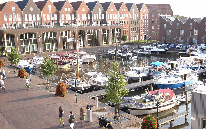 arabtravelersvb's tweet photo. مدينة (أبنجيدام Appingedam) ..من أجمل المدن الريفية شمال #هولندا

مدينة تاريخية معروفة بمطابخها المُعلّقة .. ستستمتع بركوب القوارب والإبحار لإستكشاف معالمها كما تستطيع ركوب الدراجات في شوارعها الضيقة

📍إحداثيات
https://t.co/QdC7x4OYEq
#المسافرون_العرب https://t.co/WOa3A8XKu3