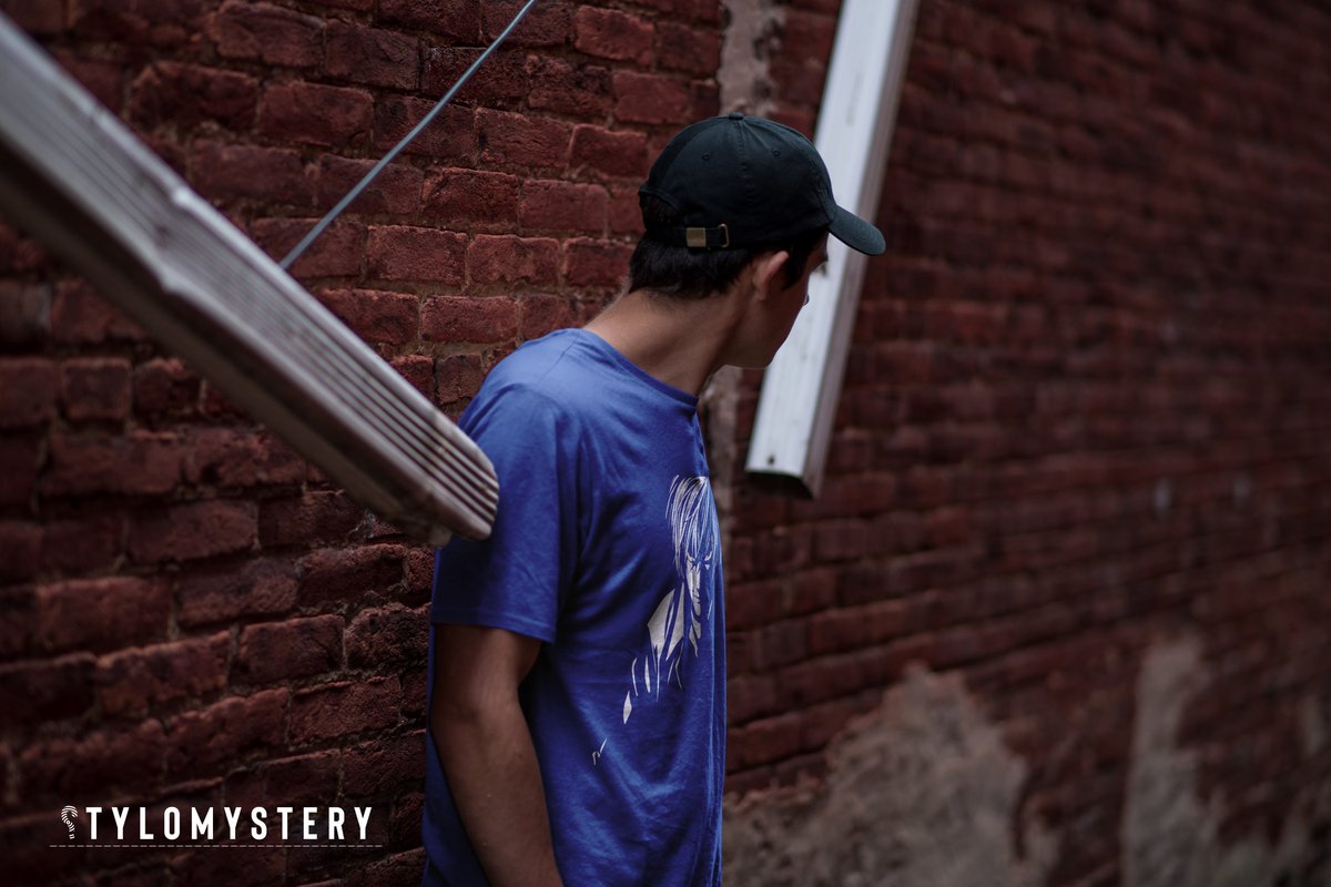 stylomystery's tweet photo. Anime Alert!!!!
Where is the anime fam at???
Show your lust for your favorite anime by getting exclusives from our anime collection🔥

#stylomystery #animecollection #anime #death #deathnote #kira #lightyagami #l #detective  #light #shinigami #lookdifferent #apparel #clothing https://t.co/oTs3TpPmJD