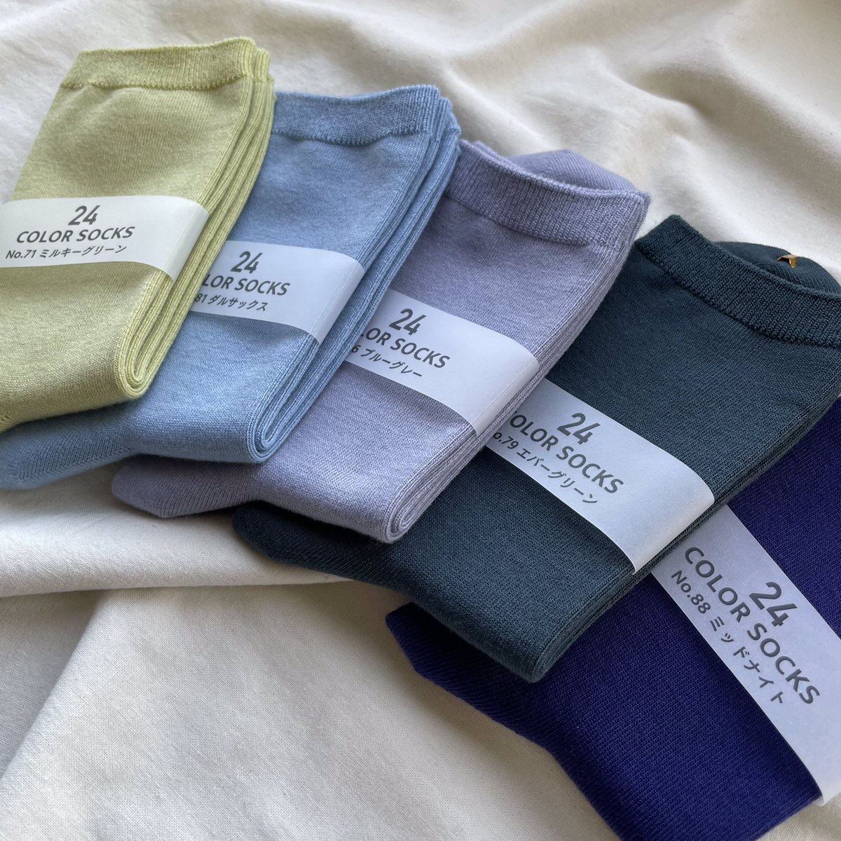 靴下屋 アトレ恵比寿 本日のピックアップカラーはこの5色