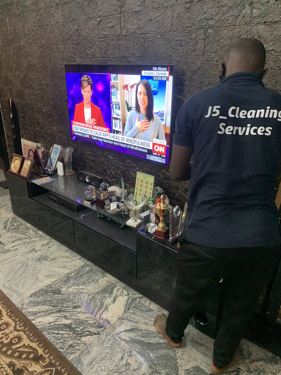 ashabi_sha's tweet photo. Good morning and welcome to another lovely https://t.co/cAWUhJOM0Z often do you clean and wipe out the dust and dirt in your bedroom?Remember you can contact us to do that for you @AwayDirt #AbujaTwitterCommunity #Abuja https://t.co/dAJUSaW4cc