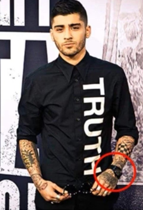 then Z and Naughty boy are over. Liam is Seen at Hublot with a bag and a few weeks later Zayn appears at a movie premiere wearing a hublot watch (he rarely used a watch before)